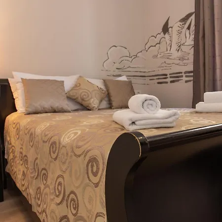 Capital Luxury Split