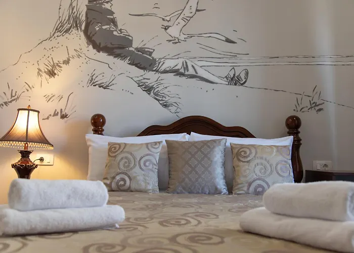 Capital Luxury Πανσιόν